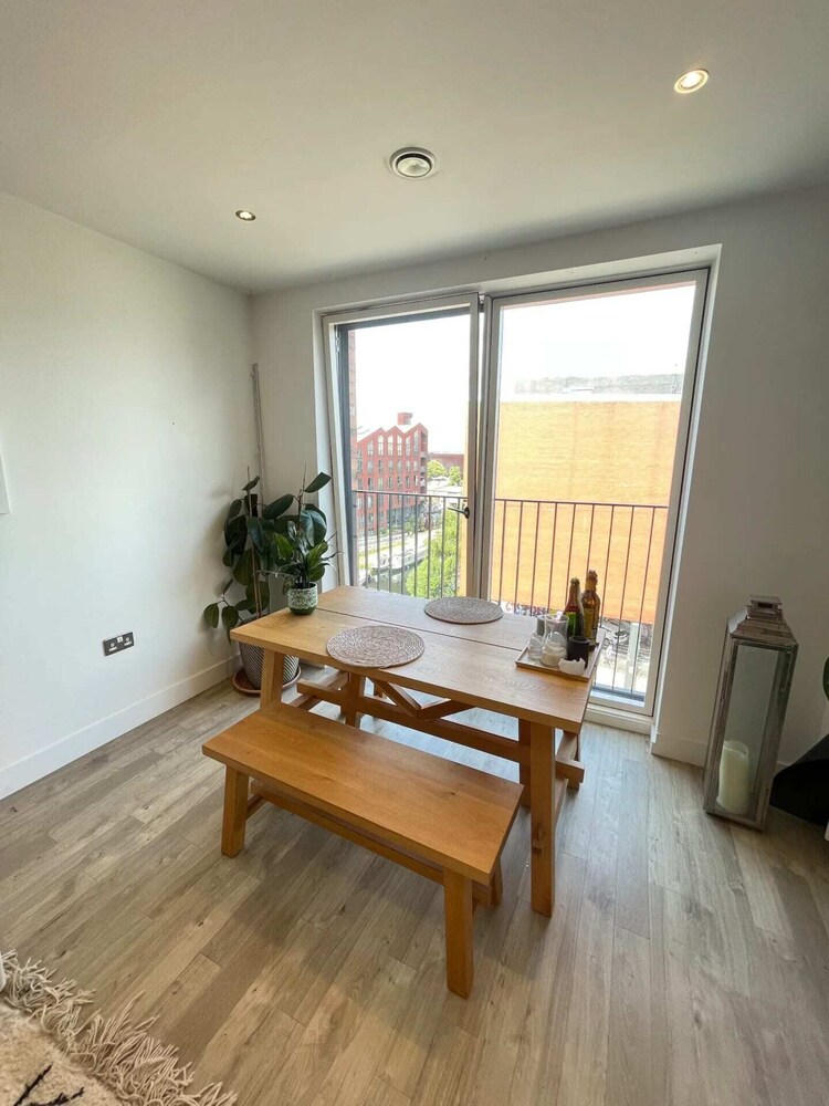 Beautiful & Bright 2BD Flat - Hackney Wick