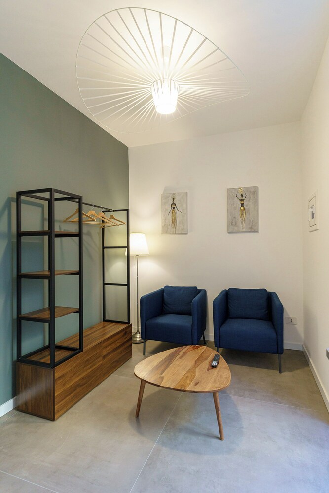 KleoSuites