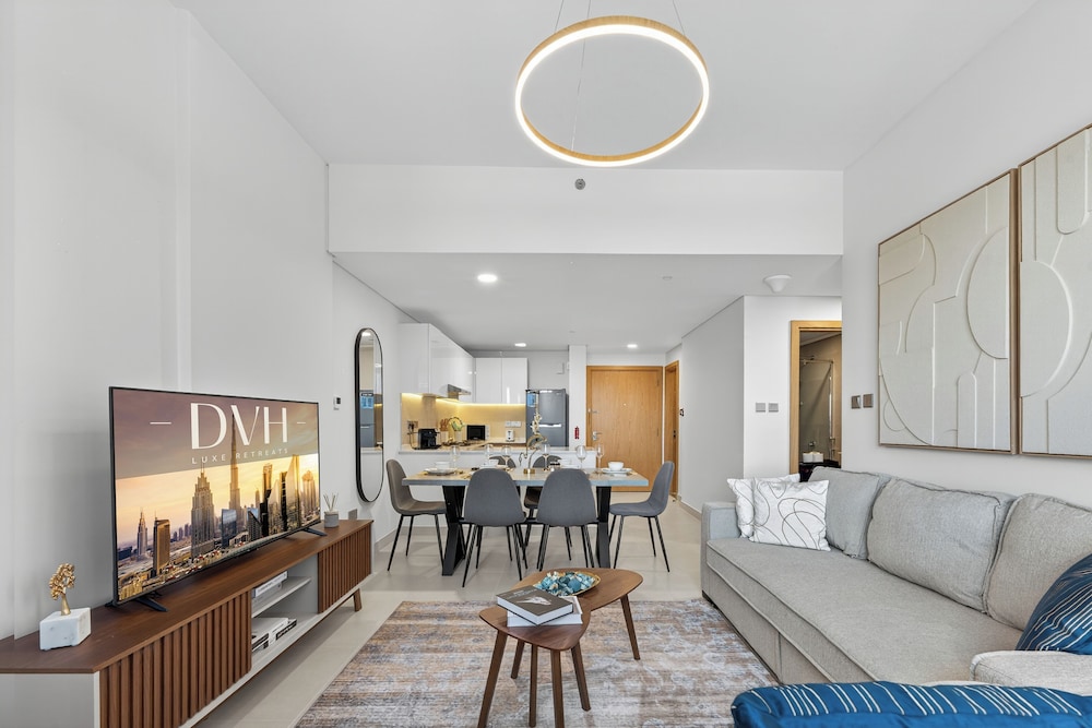Radiant Boulevard by DVH Luxe Retreats