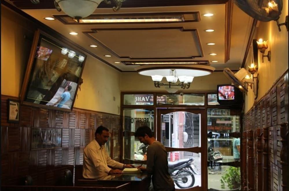 Lobby & Reception
