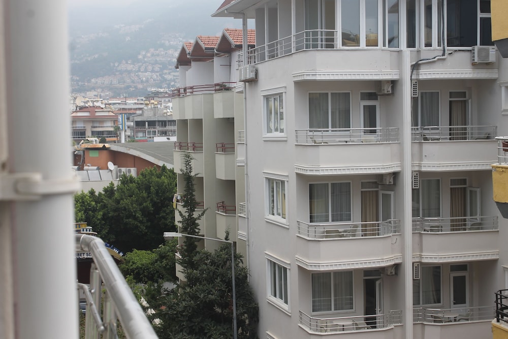 Hotel Kleopatra Bavyera Hotel - Image 1