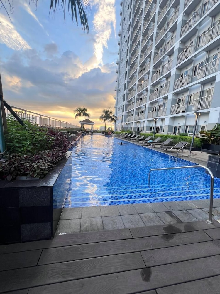 Unistay Coast Res R38 with Bal-Sunset Vw