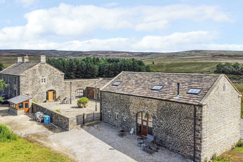 Snave Barn