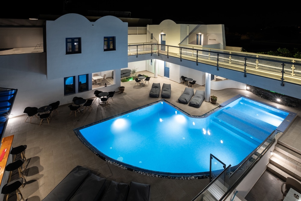 Tristhenia Hotel