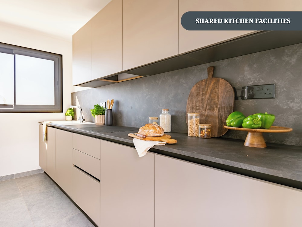 Sanders Crystal 2 Limassol