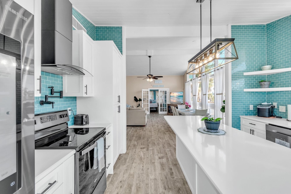 Bates Avenue House