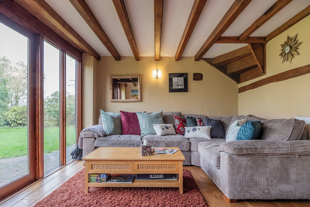 The Threshing Barn-Stunning 5 BD Retreat