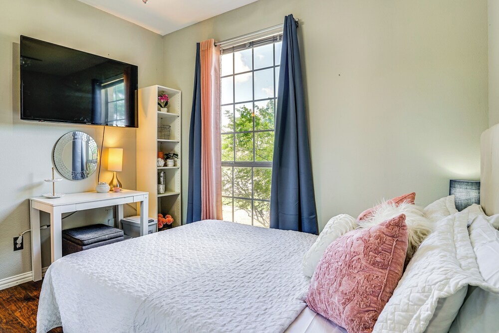 Explore & Unwind: Charming Bedford Apartment