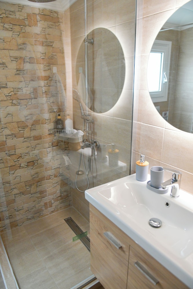 Vayas Residences Legacy