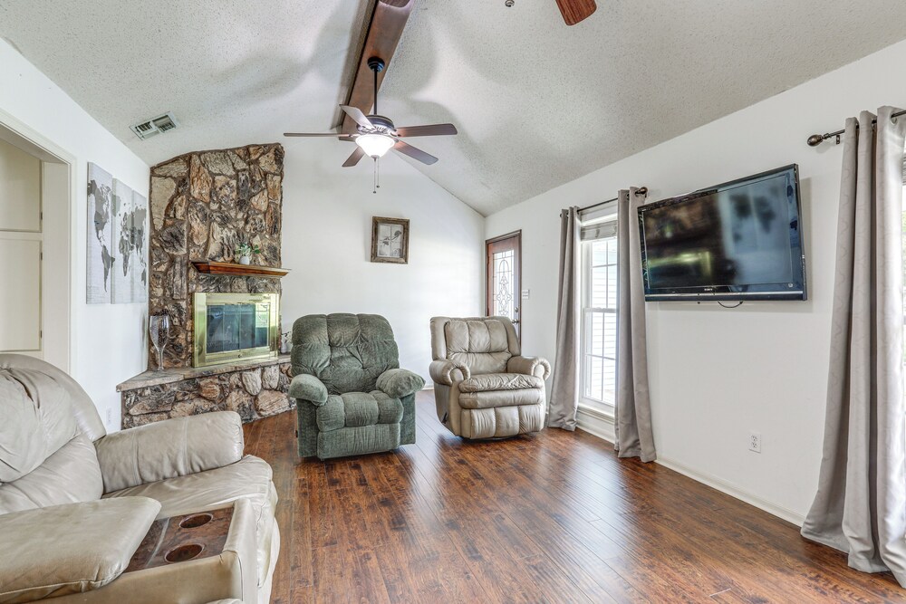 5 Mi to Downtown Morgan City: Waterfront Retreat