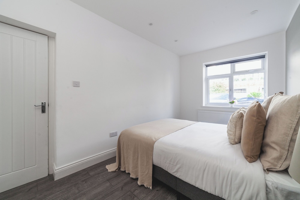 The Cricklewood Apartment