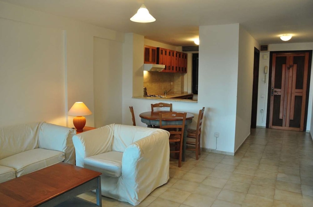 Palm Court Suites - Image 6