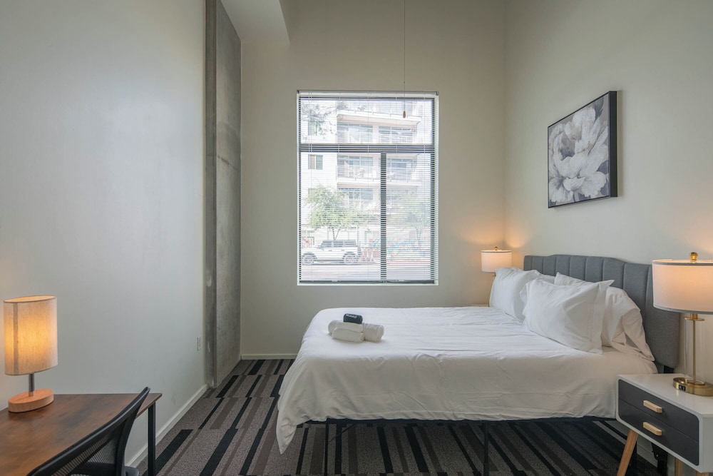 ROVE LIVING/KL - Roosevelt Point