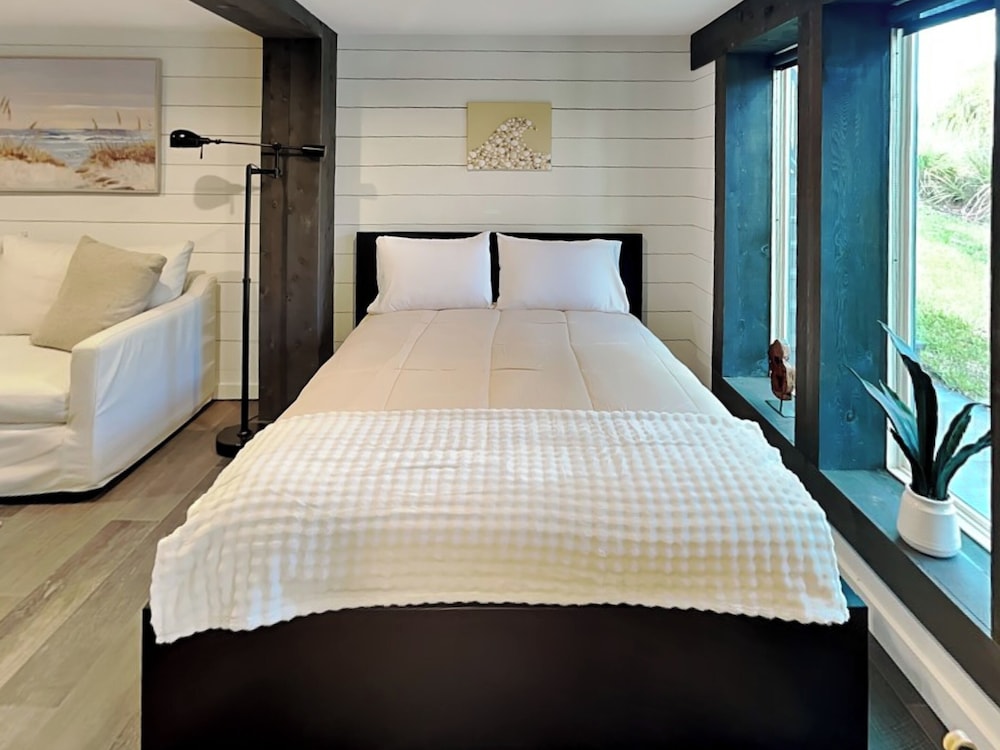 Ocean Commotion by Distinctive Beach Rentals