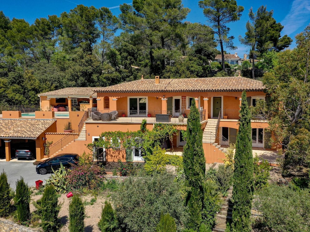 Luxury Property With Private Pool