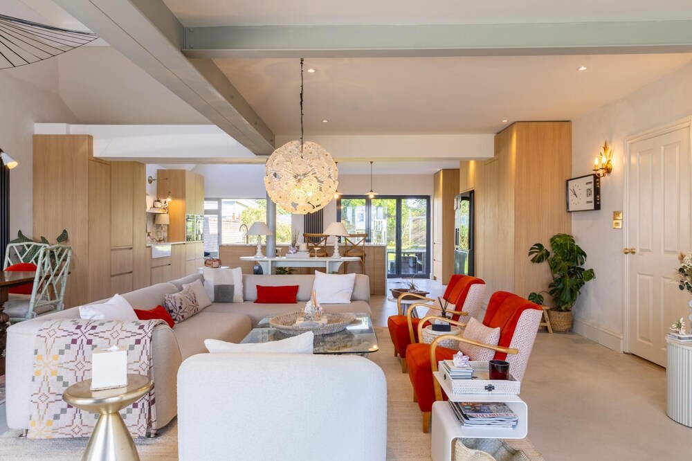 Seaview House - 5 Bedroom - Southgate