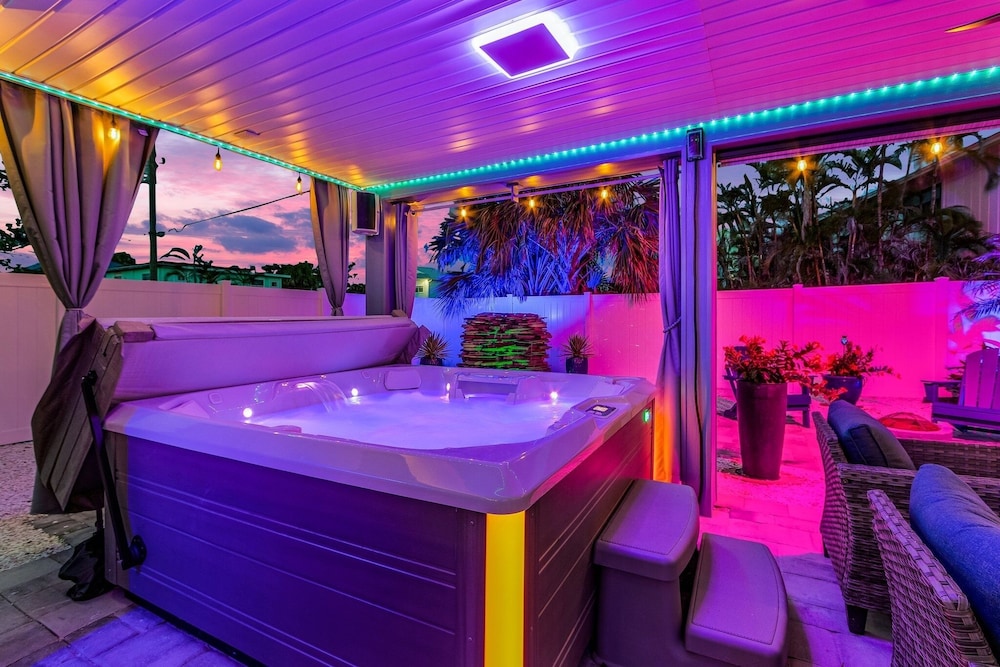 130 Tiki Tides: 2br W/ Outdoor Tiki Bar! 2 Bedroom Home
