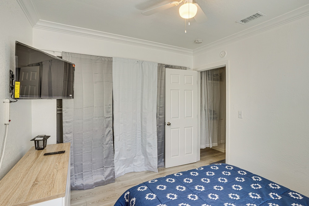 Between LA & Orange County: Quiet Getaway w/ Patio