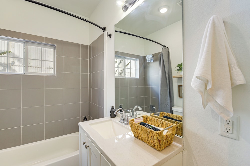 Light Rail Access & Skyline View! Modern HTX Home