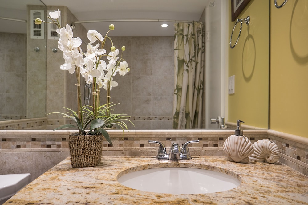 Tropical Studios at Marine Surf Waikiki
