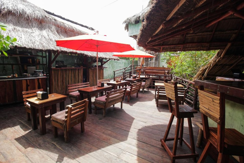 Cancun Vacations - Bambu Gran Palas Hostel Party - Property Image 9