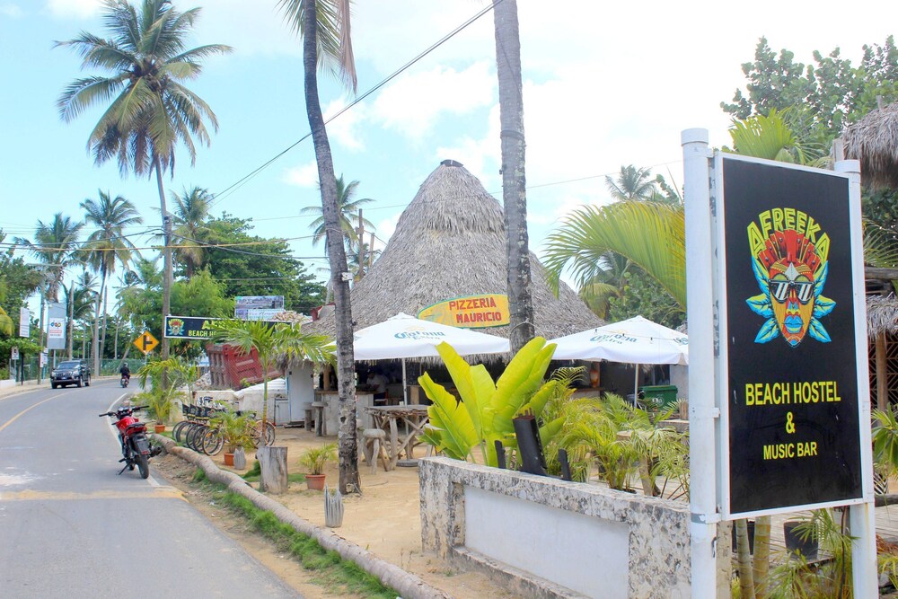 Afreeka Beach Hostel & Music Bar