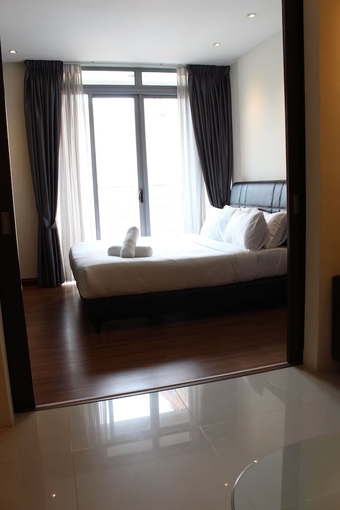 Peaceful Service Suites at Taragon Puteri Bintang photo 3