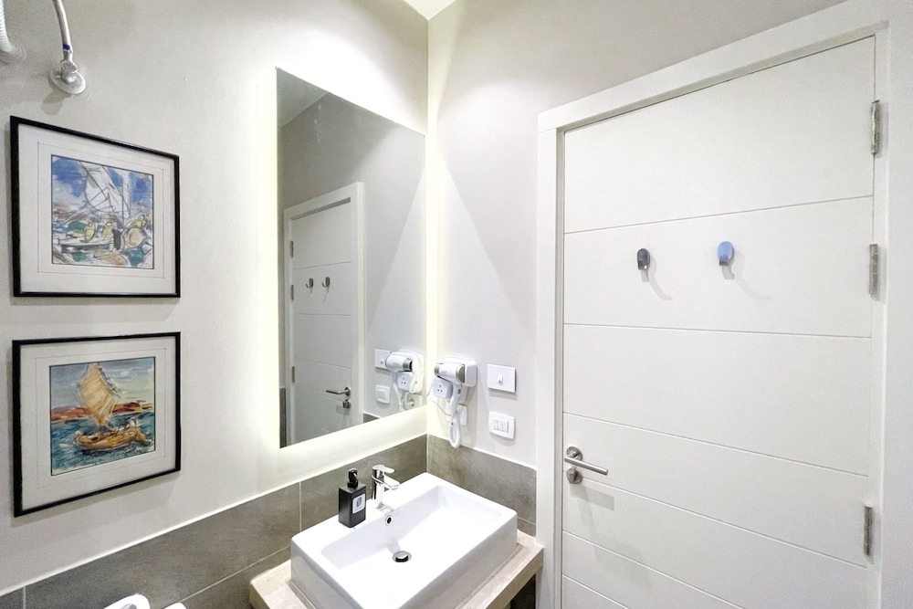 Xuru Stays I Haute & Hand-picked 4bdr Villa Private Pool