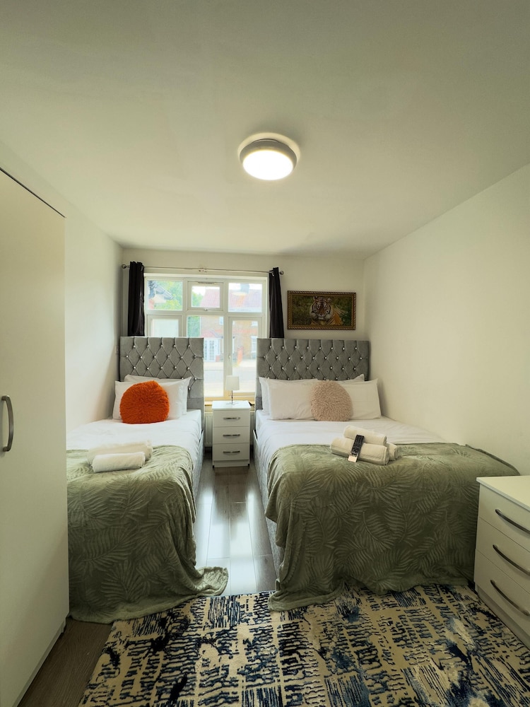 Heathrow Lodge B&B