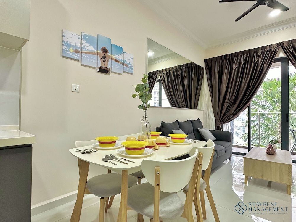Country Garden Danga Bay Sea View Homestay by Stayrene