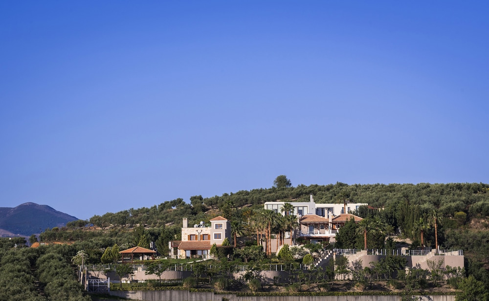 Athina Luxury Villas
