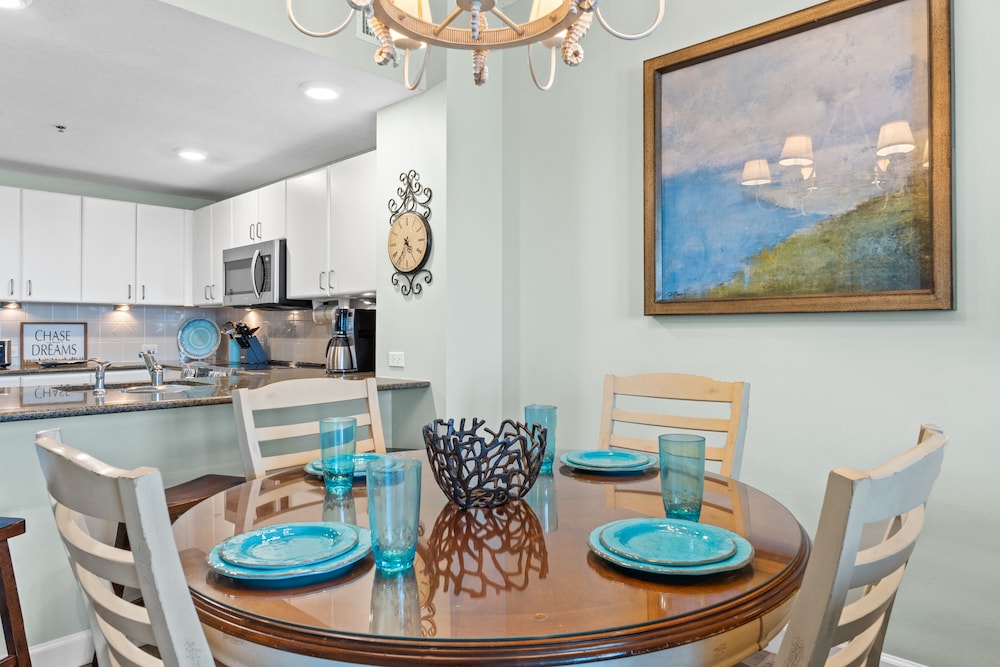 Grand Panama Beach Resort by Book That Condo