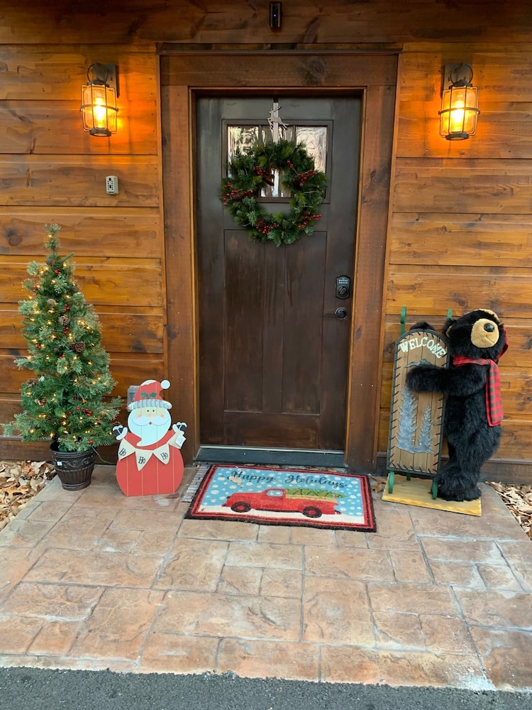 Lux Cabin Mtn Views Flat Parking Dog Friendly