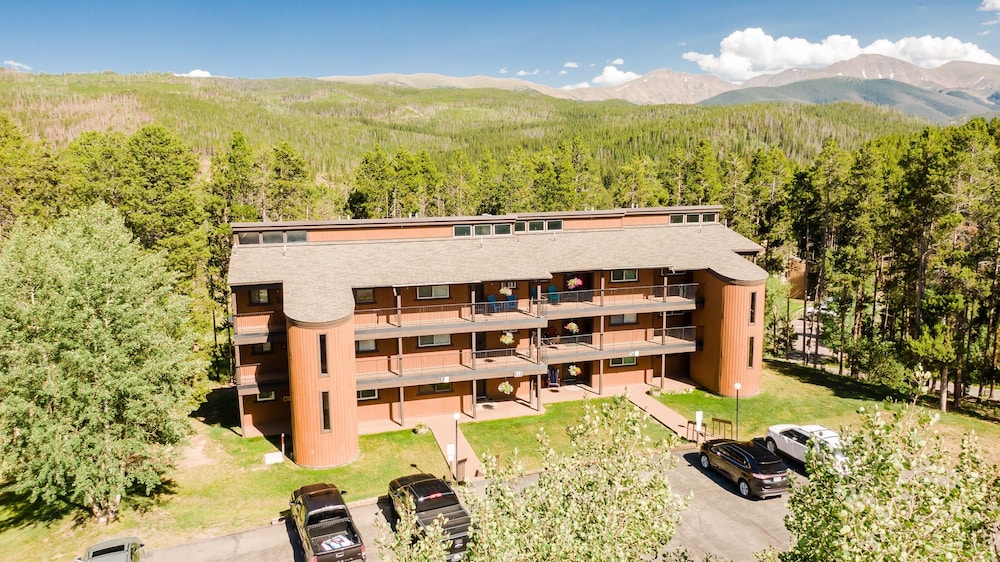 Beaver Ge 9-13 2 Bedroom Condo by Redawning view 2