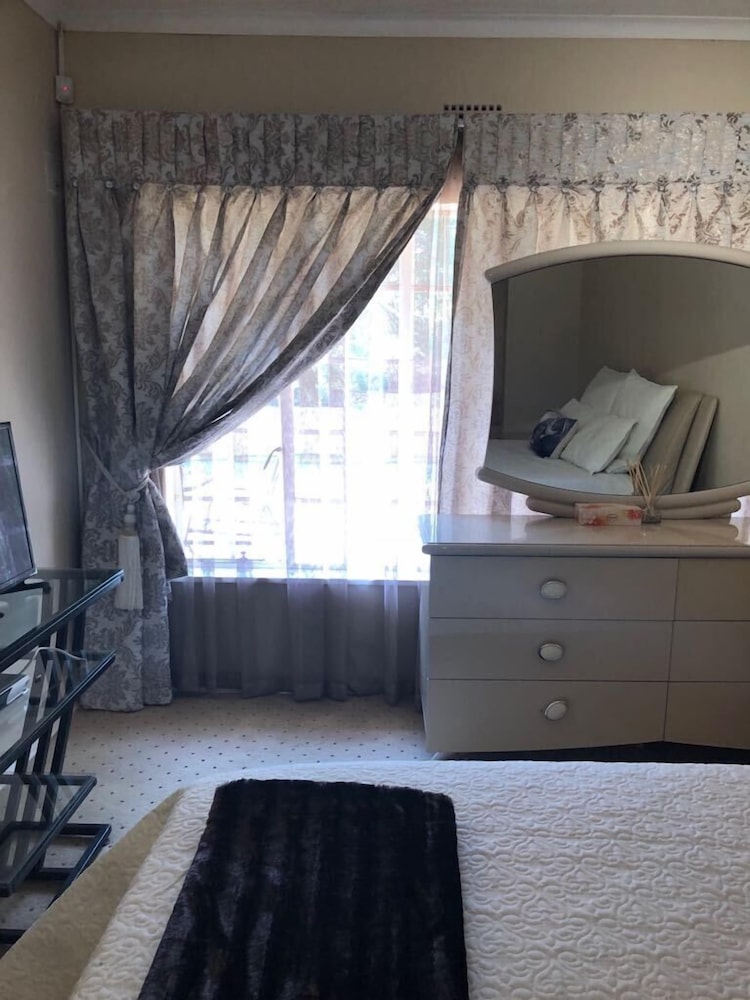Khuvena Guest House