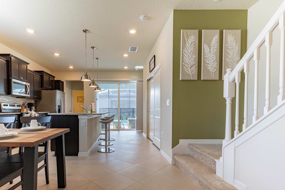 Family Friendly 5BR Home Pool Patio Room for 10