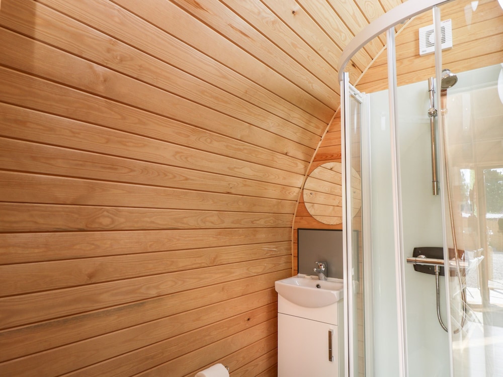 Halmore Pod