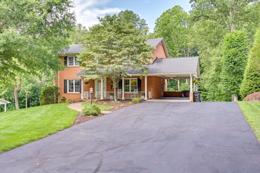 Roomy Martinsville Vacation Rental w/ Private Deck view 5
