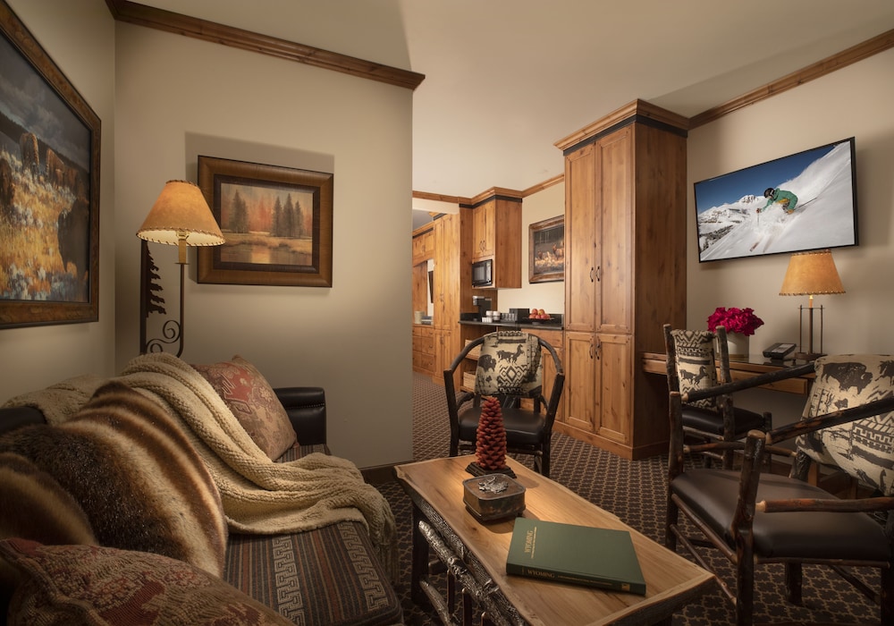 Hotel Parkway Inn of Jackson Hole - Image 1