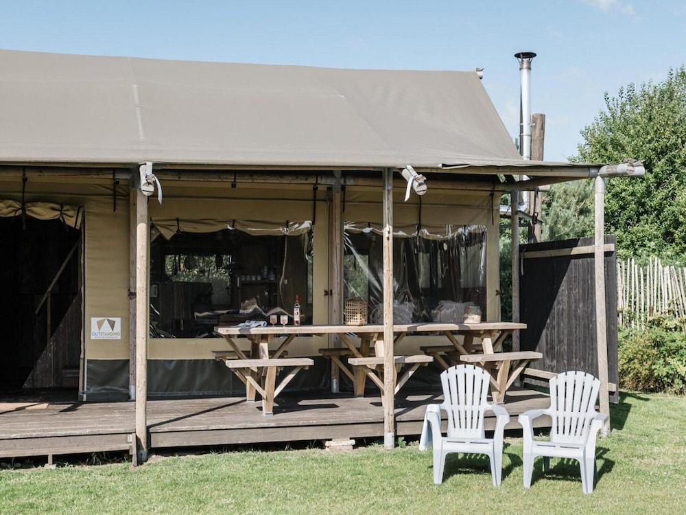 Woodlodge Luxe in Duynpark, Callanstoog view 3