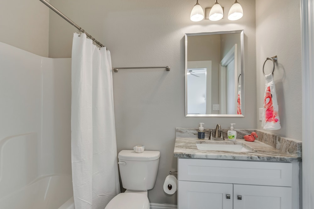 Modern Family Home w/ Spacious Yard in Milton