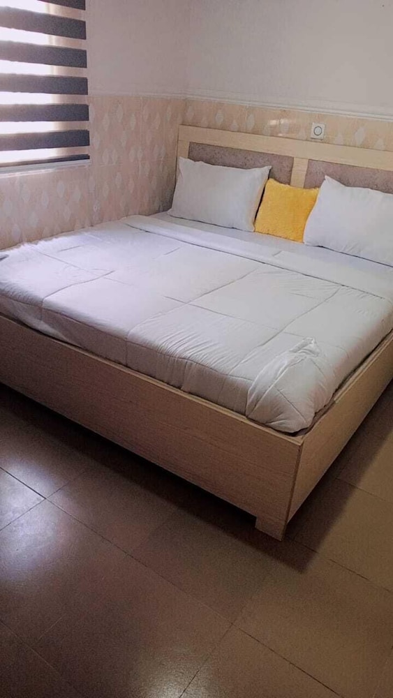 Royal Moon Hotel & Suites view 4