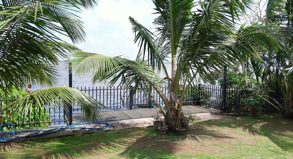 Negombo Holiday Home