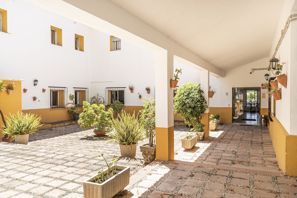 Marbella Inturjoven Youth Hostel view 2