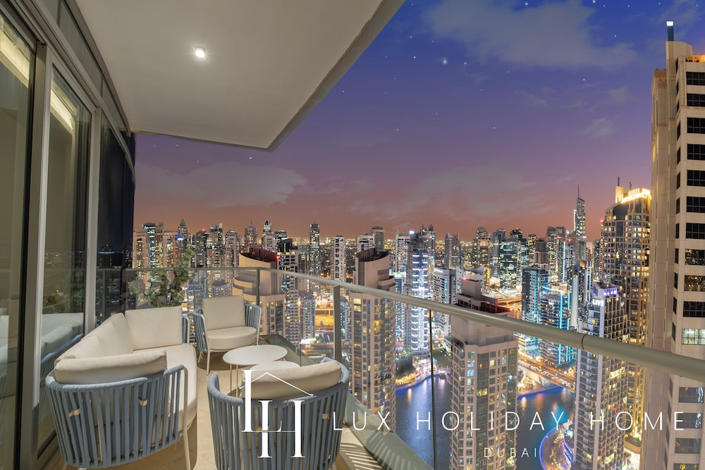 LUX The Premium Marina Sea View Suite