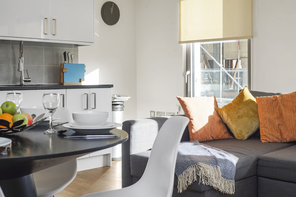 Modern Apartments in Bayswater Central London FREE WIFI & AIRCON by City Stay Aparts London