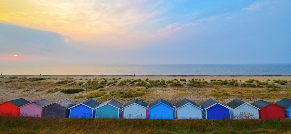 4 Sea View Walk, Pakefield