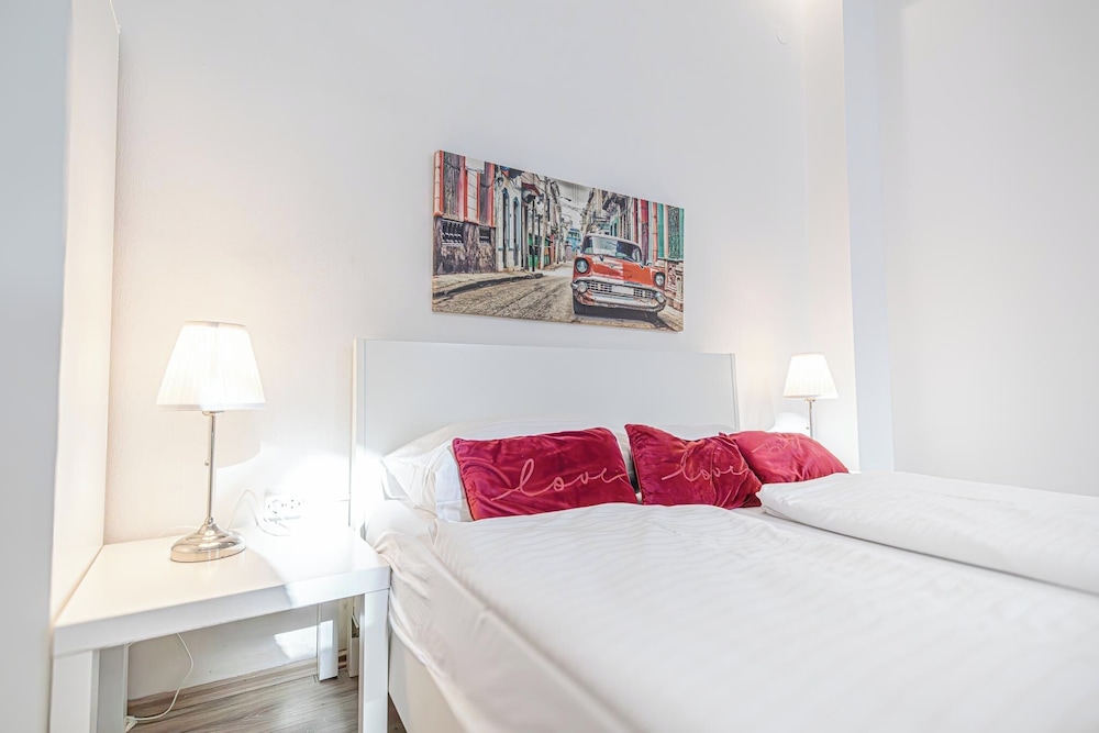 Affordable Stay Near Wiener Stadthalle