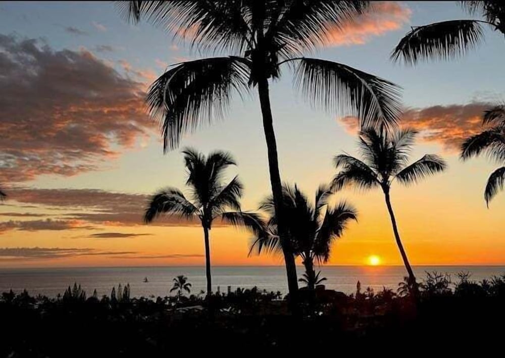 AC Throughout - 2 BDM + Loft - Amazing Ocean Views - Large Lanai - Vrkcv