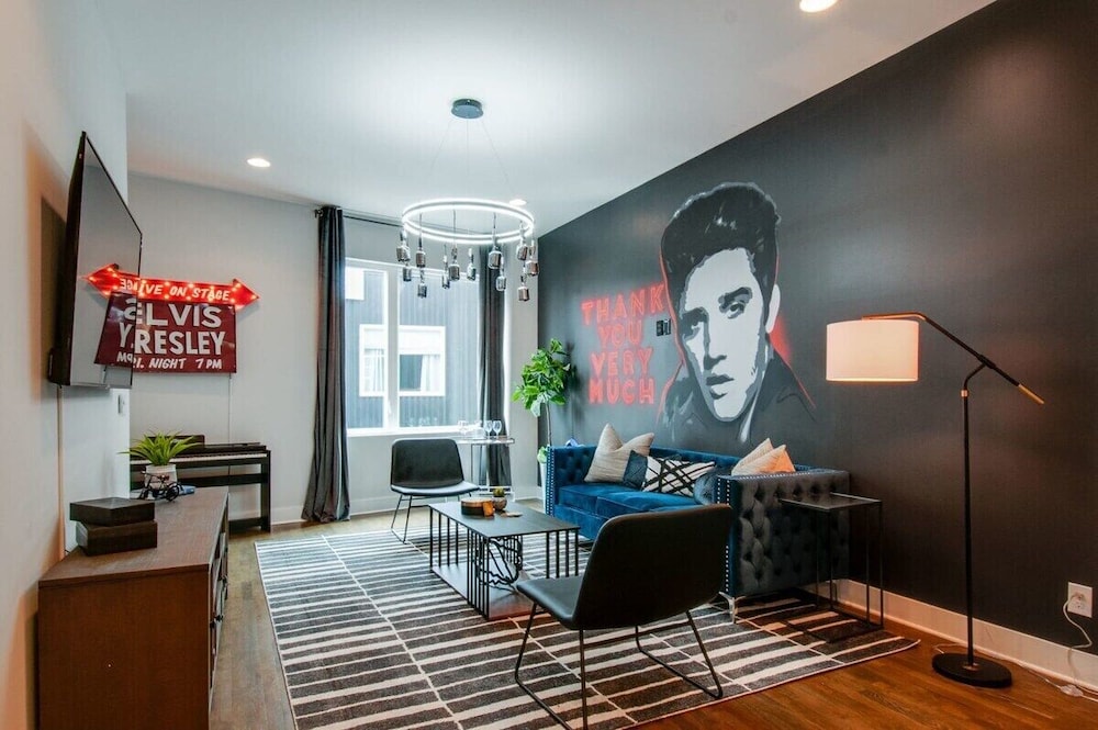 King Queen 2 Homes - 24 Beds City Views